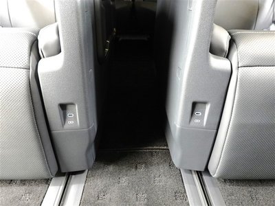 2025 Toyota ALPHARD — миниатюра 33