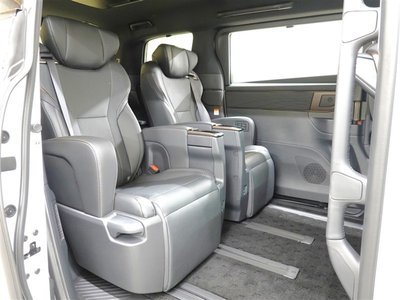 2025 Toyota ALPHARD — миниатюра 11