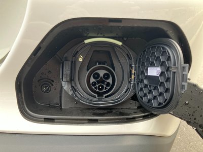 MERCEDES-BENZ EQA - 6