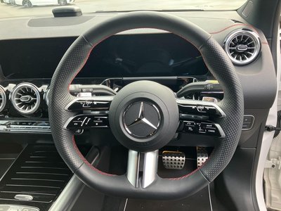 MERCEDES-BENZ EQA - 10