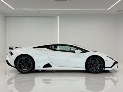 صورة 7 لـ 2023 Lamborghini HURACAN