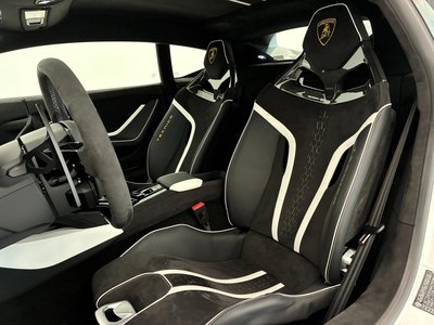صورة 2 لـ 2023 Lamborghini HURACAN
