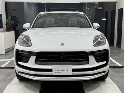 PORSCHE MACAN - 2