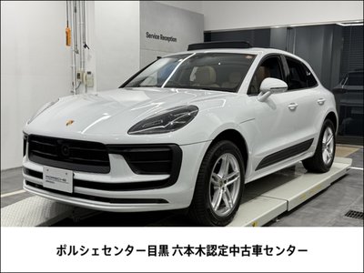 PORSCHE MACAN - 1
