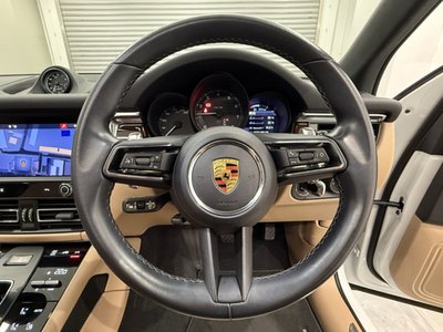 PORSCHE MACAN - 10