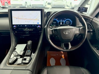 2024 Toyota ALPHARD photo 2