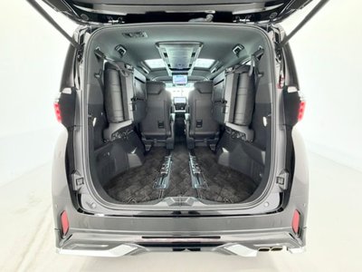 2024 Toyota ALPHARD photo 8