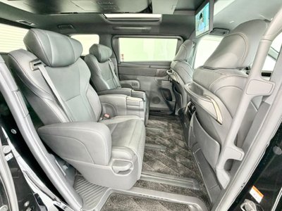 2024 Toyota ALPHARD photo 5