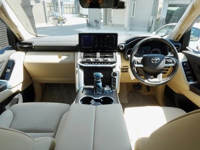 2023 Toyota LAND CRUISER 300 — миниатюра 21