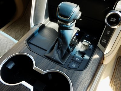 2023 Toyota LAND CRUISER 300 — миниатюра 27