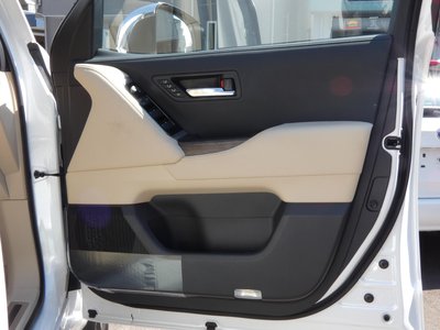2023 Toyota LAND CRUISER 300 — миниатюра 13
