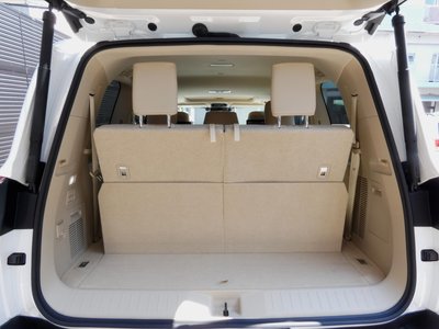 2023 Toyota LAND CRUISER 300 — миниатюра 11