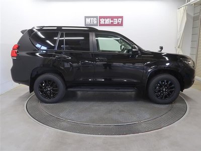 TOYOTA LAND CRUISER - 9