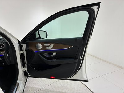 MERCEDES-BENZ E-CLASS - 6