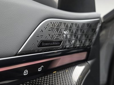 2025 BMW 5 SERIES thumbnail 23