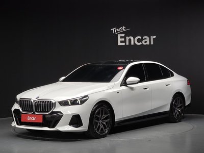 BMW 5 SERIES - 1