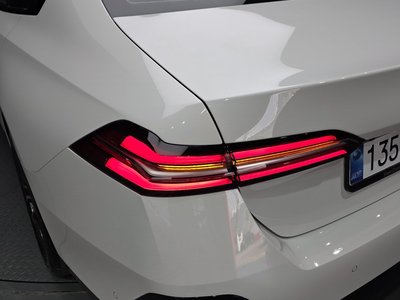 BMW 5 SERIES - 10