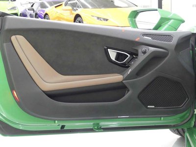 2022 Lamborghini HURACAN thumbnail 11