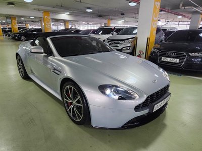 ASTON MARTIN V8 VANTAGE - 3