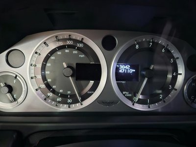 ASTON MARTIN V8 VANTAGE - 7