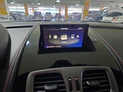 ASTON MARTIN V8 VANTAGE - 9