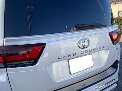 TOYOTA LAND CRUISER 300 - 7