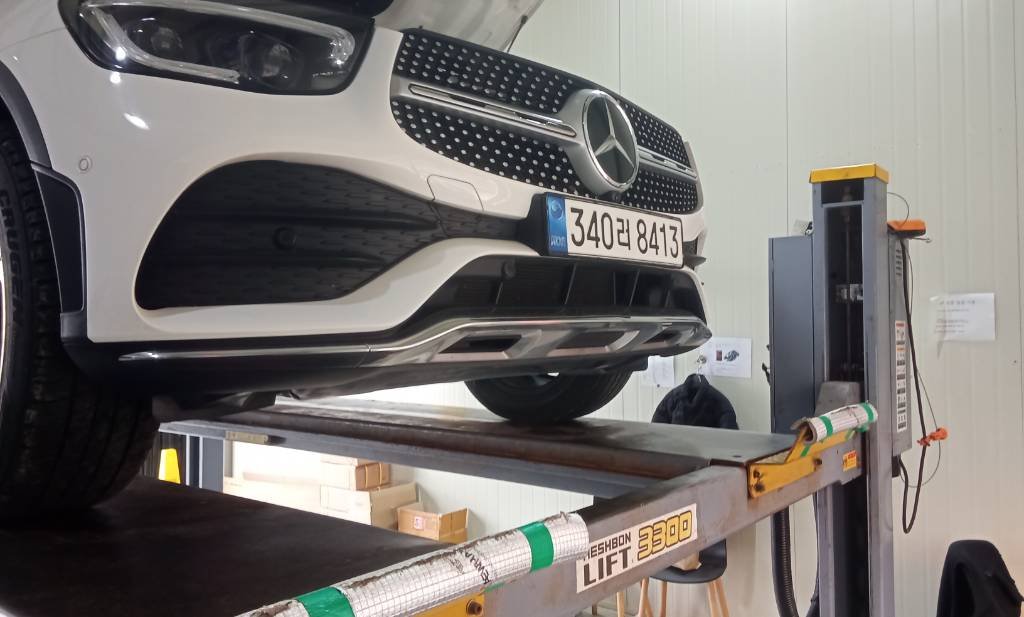 MERCEDES-BENZ GLC - View 1