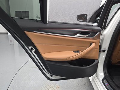 2022 BMW 5 SERIES — миниатюра 15