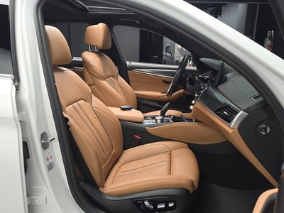 2022 BMW 5 SERIES — миниатюра 17