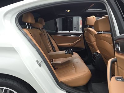 2022 BMW 5 SERIES — миниатюра 18