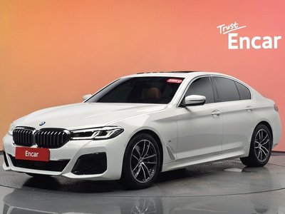 2022 BMW 5 SERIES — фото 1