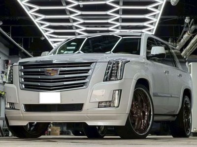 CADILLAC ESCALADE - 7
