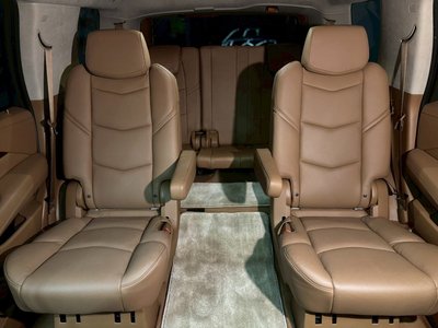 CADILLAC ESCALADE - 9