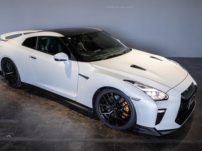 NISSAN GT-R - 2