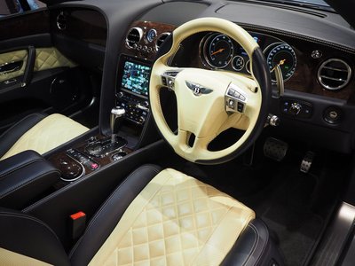 BENTLEY FLYING SPUR - 3