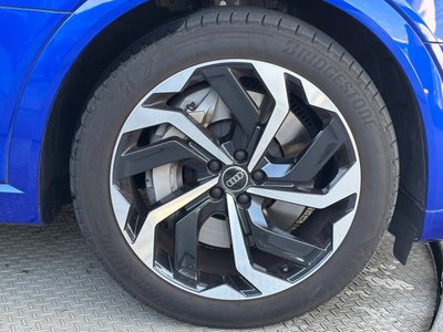 AUDI Q8 - 10
