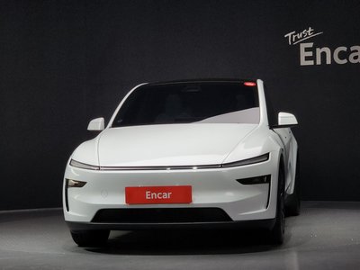 TESLA MODEL Y - 2