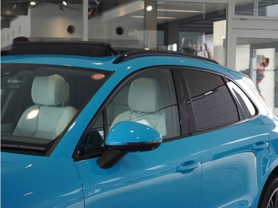 PORSCHE MACAN - 8