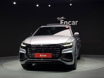2022 AUDI Q8 照片 2