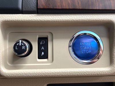 صورة 35 لـ 2023 Toyota LAND CRUISER PRADO