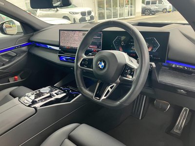 2025 BMW 5 SERIES TOURING thumbnail 51