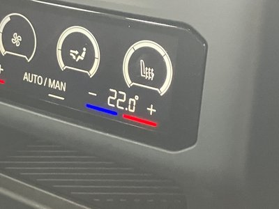 2025 BMW 5 SERIES TOURING thumbnail 70