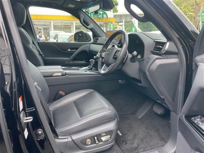 2023 Lexus LX thumbnail 16