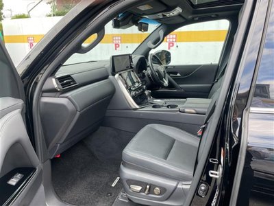 2023 Lexus LX thumbnail 17