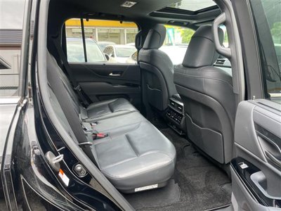 2023 Lexus LX thumbnail 18