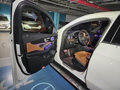 MERCEDES-BENZ GLC - 10