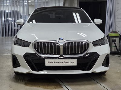 BMW 5 SERIES - 2