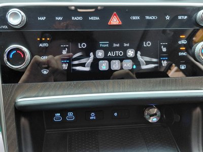 2023 Genesis GV80 thumbnail 31