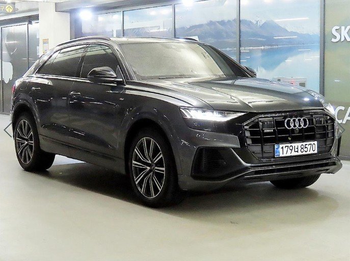 AUDI Q8 - View 1