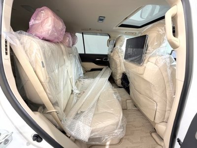 TOYOTA LAND CRUISER 300 - 5